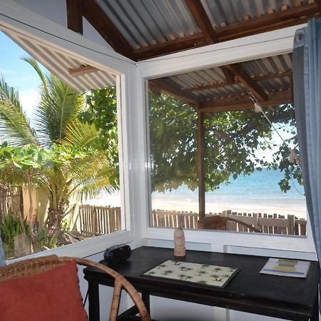 Katamah Beachfront Guesthouse Treasure Beach Bagian luar foto