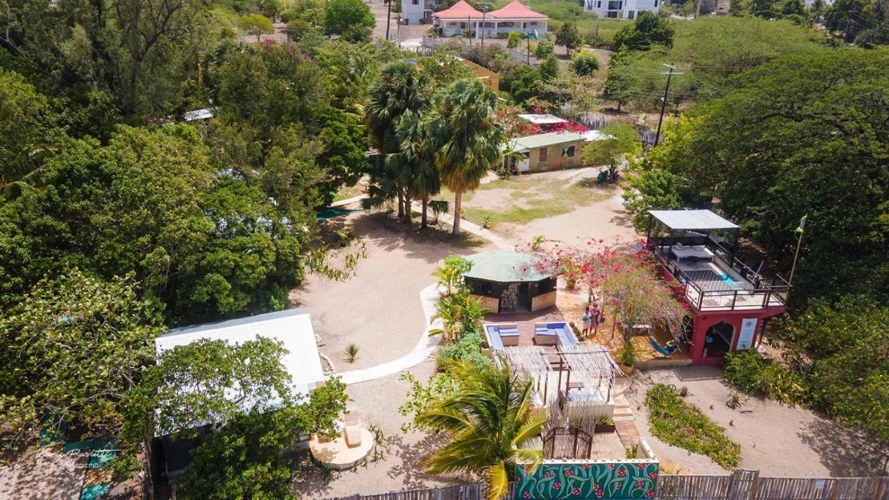 Katamah Beachfront Guesthouse Treasure Beach Bagian luar foto