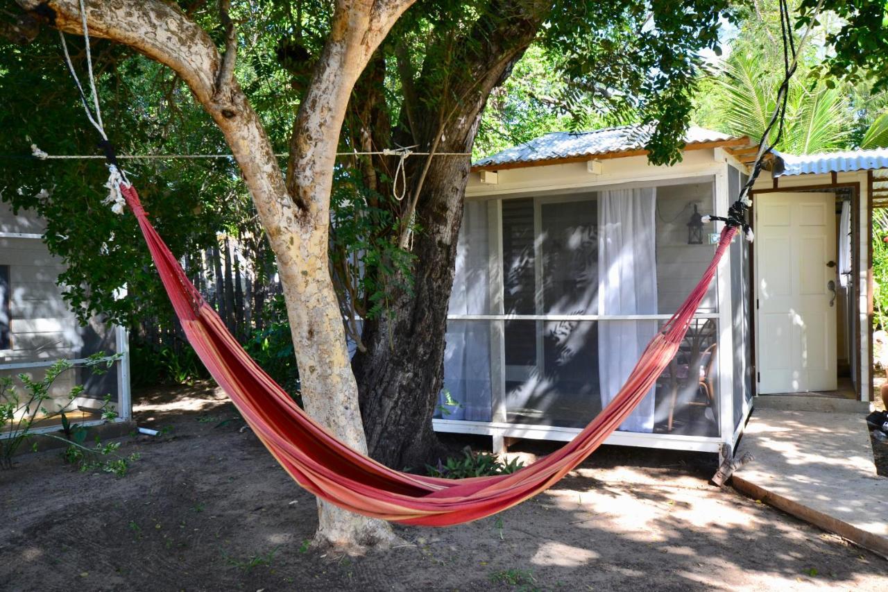 Katamah Beachfront Guesthouse Treasure Beach Bagian luar foto