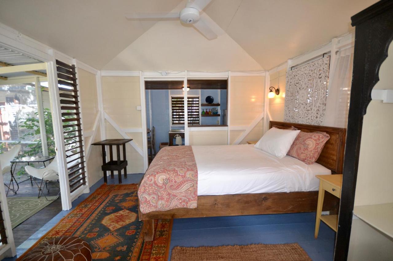 Katamah Beachfront Guesthouse Treasure Beach Bagian luar foto