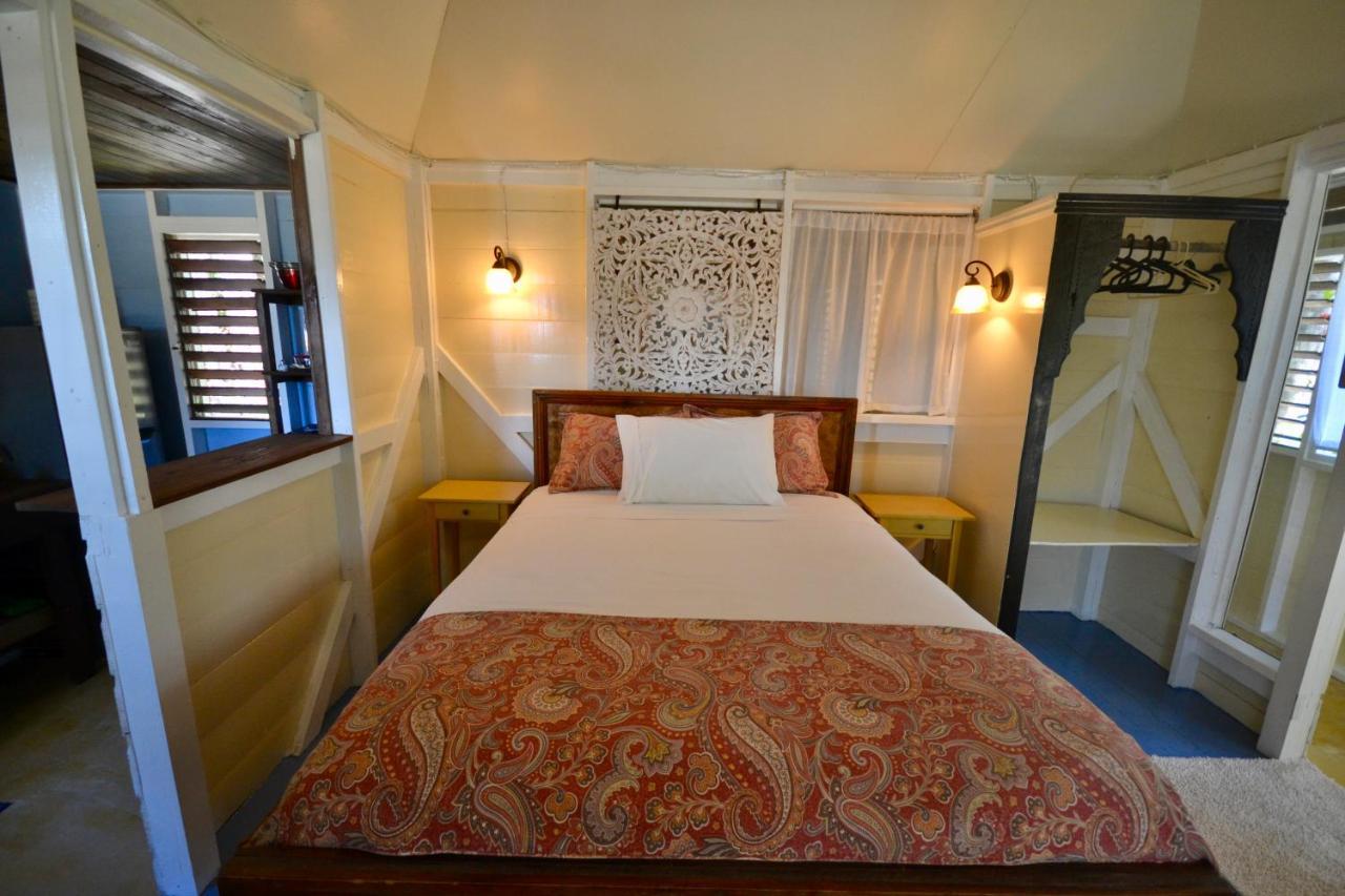 Katamah Beachfront Guesthouse Treasure Beach Bagian luar foto
