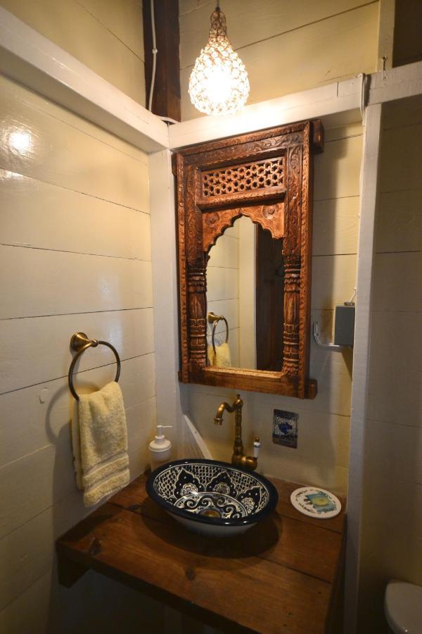 Katamah Beachfront Guesthouse Treasure Beach Bagian luar foto