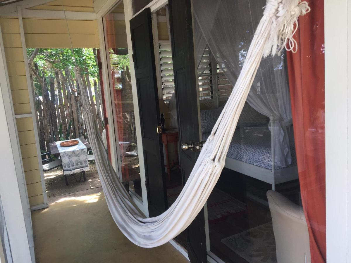 Katamah Beachfront Guesthouse Treasure Beach Bagian luar foto