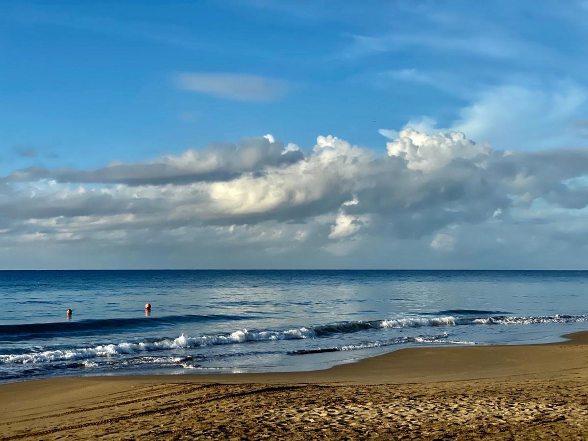 Katamah Beachfront Guesthouse Treasure Beach Bagian luar foto