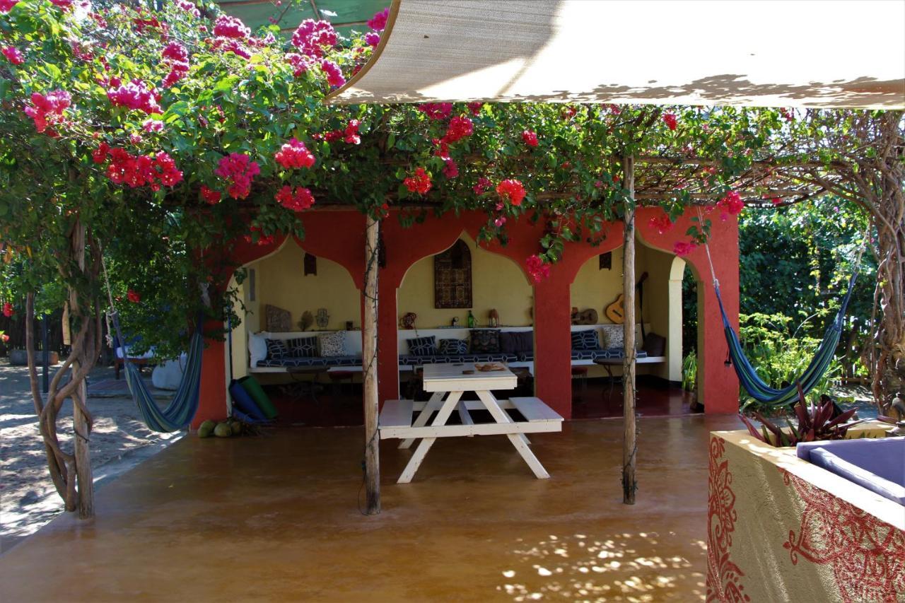 Katamah Beachfront Guesthouse Treasure Beach Bagian luar foto