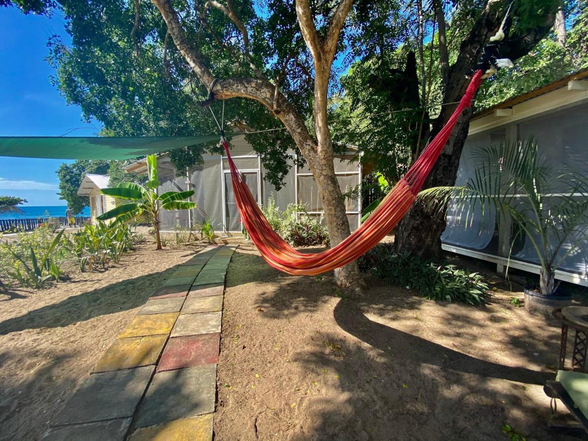 Katamah Beachfront Guesthouse Treasure Beach Bagian luar foto