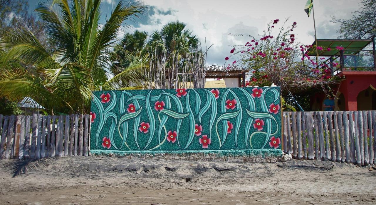 Katamah Beachfront Guesthouse Treasure Beach Bagian luar foto
